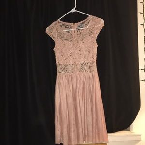 Pink lace dress // great for banquets!